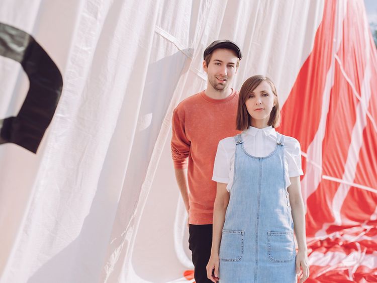  On 5 September, the Hamburg-based indie-pop duo Liza & Kay will perform songs from their brand new record at the hamburg.de Dachterrassen Sessions. 