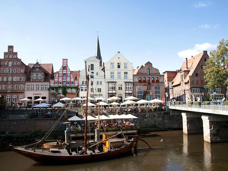  Get to know the city by joining a guided tour - run by a medieval Dutchman