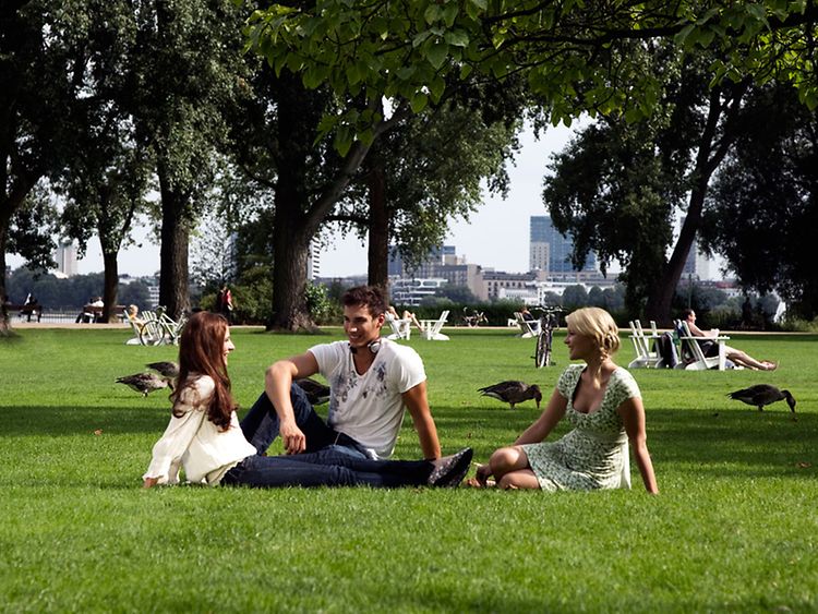  Hamburg has round about 1460 parks