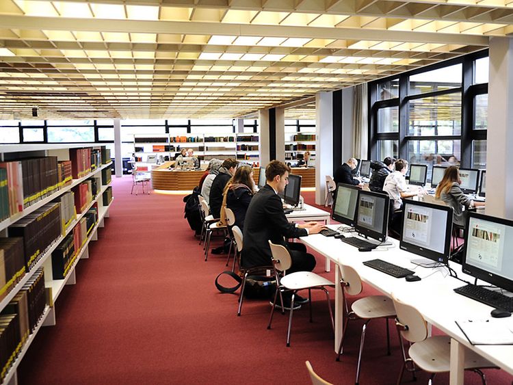  Carl von Ossietzky Library, University Hamburg