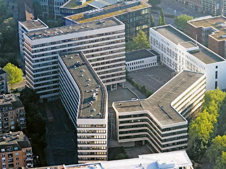  Aerial view of the Hamburg Authority for Traffic and Mobility building