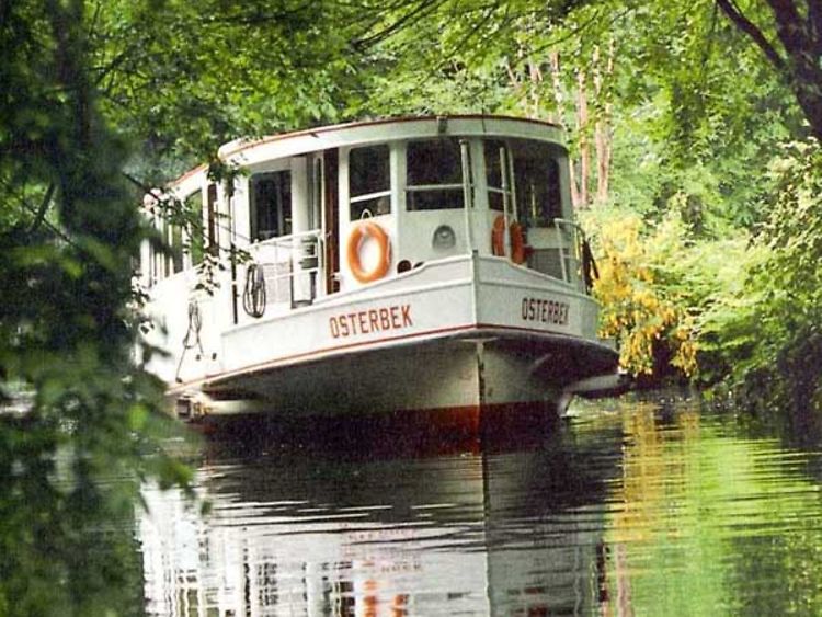  An Alster steamer on the Osterbek canal